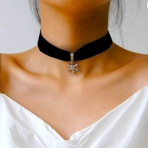 Snowflake Chocker Necklace